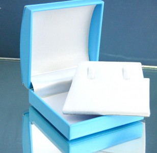 Елегантна кутия  за комплект бижута 